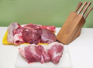 Meat chopping with knife